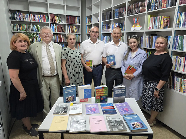 «Сердце помнит Карабаши»: в Мариинско-Посадский округ с визитом прибыл выдающийся учёный Феликс Шарков