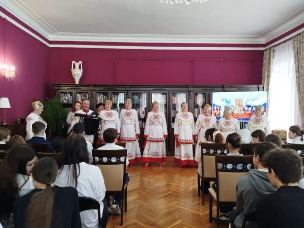 Литературная гостиная в рамках Всероссийской акции БИБЛИОНОЧЬ «Едино государство, когда един народ» в Центральной районной библиотеке