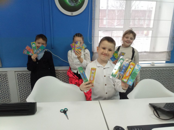 В творческой лаборатории «МедиаLab»: продолжают осваивать азы полиграфического дизайна