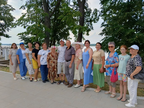 Поэтическо-музыкальная гостиная «Любимые сердцу: родные просторы»
