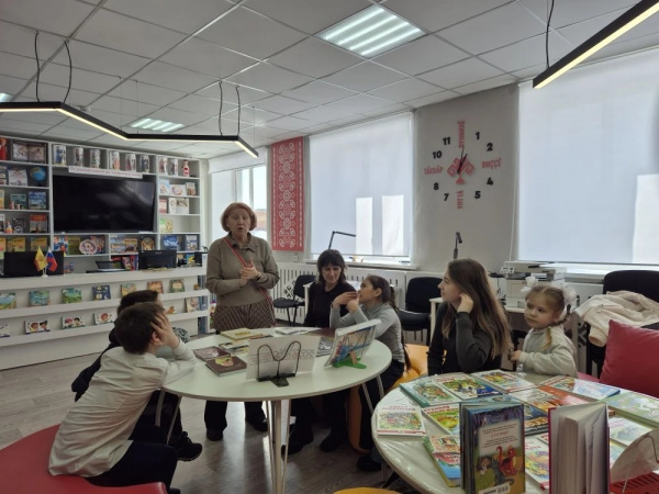 Мастер-класс «Актёрское мастерство на сцене и в жизни» в октябрьской сельской библиотеке