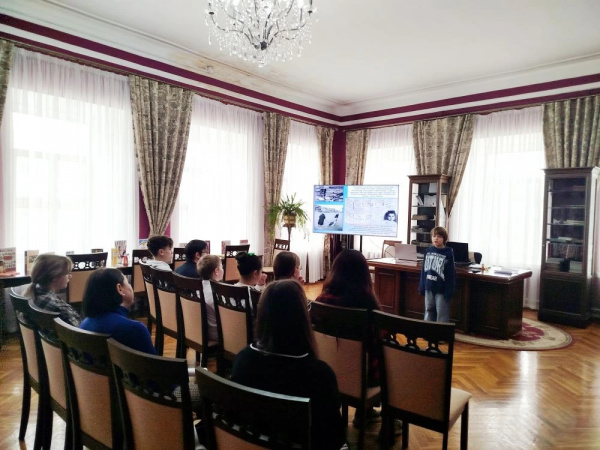 Громкие чтения «Читаем о войне, чтобы помнить» в Центральной районной библиотеке