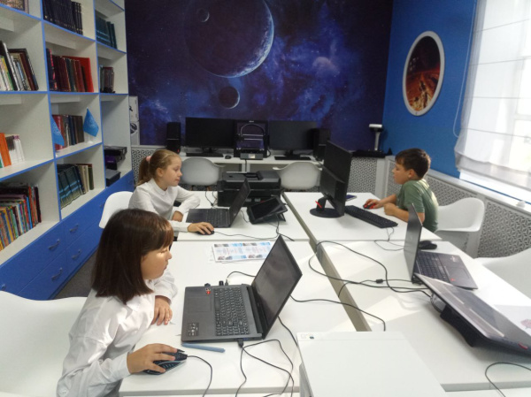 Очередная тема занятия в МедиаLab лаборатории была посвящена работе и изучению слоев.