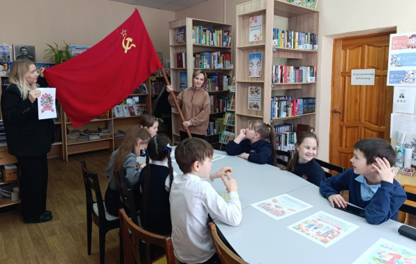 Час истории "Праздник весны и труда" в Шоршелской сельской библиотеке