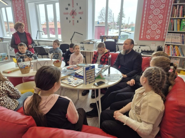 Цикл мероприятий, посвященных Дню Светлой Пасхи прошел в Октябрьской сельской библиотеке