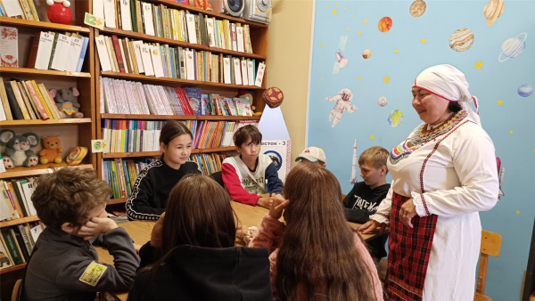 «Мудрость поколений: Асамлӑ йӑх» – праздник, объединивший сердца прошел в Сотниковской сельской библиотеке