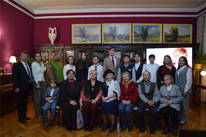 Литературная гостиная «Главный праздник страны моей...» приуроченная к ночи искусств