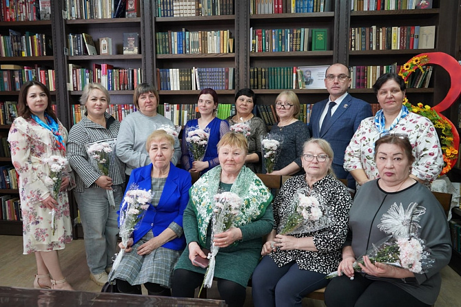 Музыкально-литературная гостиная «Поэзия любви и красоты» в Центральной районной библиотеке