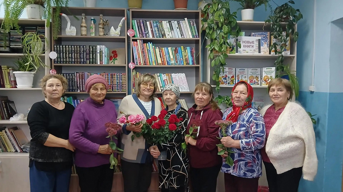 Вечер-встреча «Есть женщины в наших селеньях» в Эльбарусовской сельской библиотеке