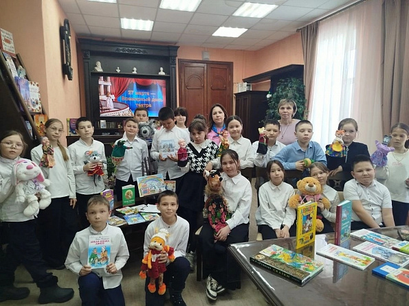 Час искусства к Международному дню театра «В мире театра кукол»