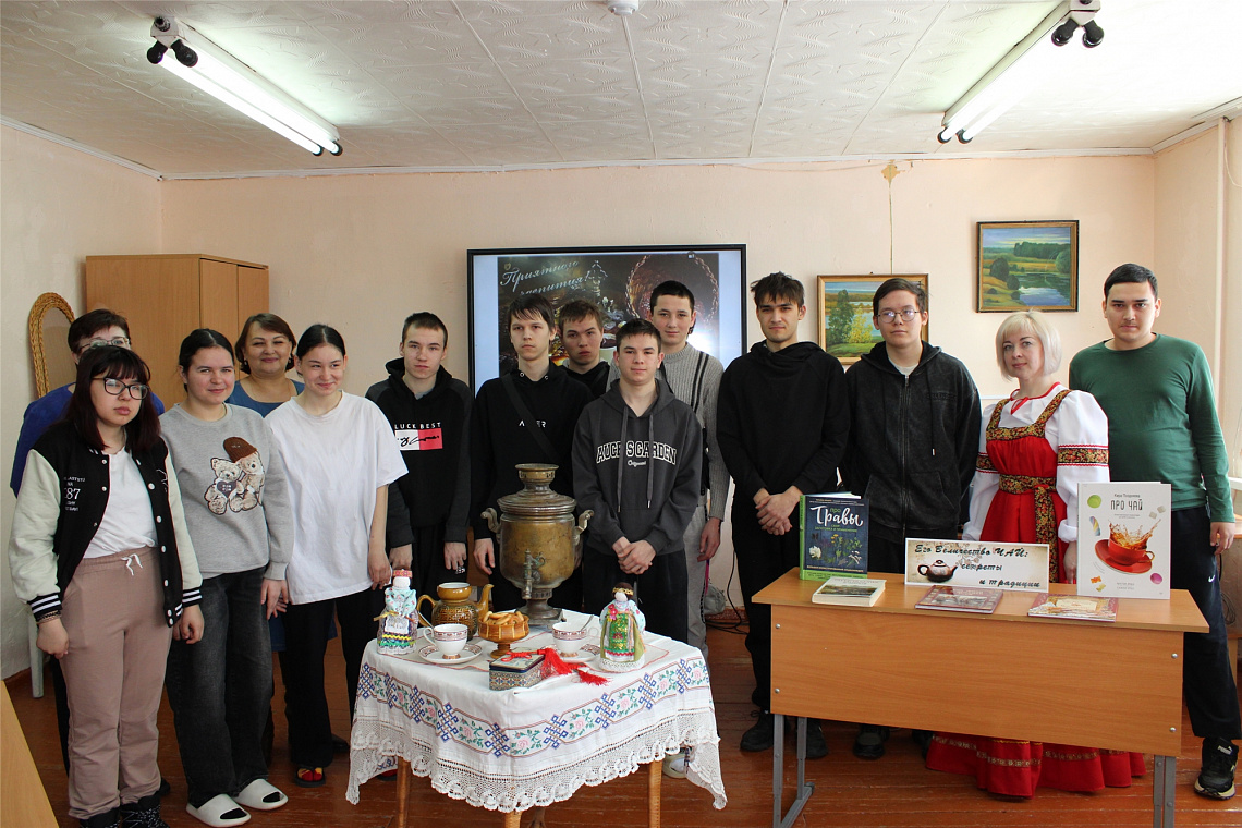 Сотрудники Детской библиотеки в гостях у обучающиеся ГАПОУ ЧР «ЧАК» Минобразования Чувашии