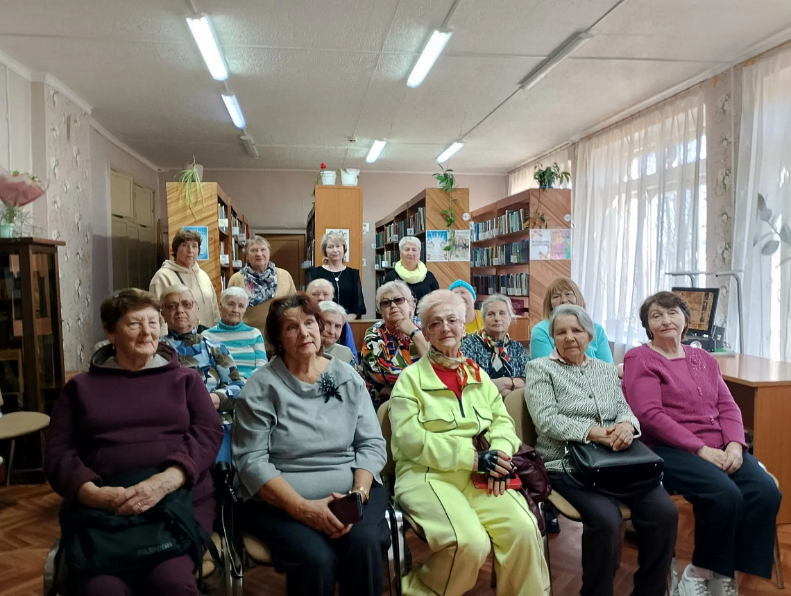 Вечер в кругу друзей «Жизнь, спетая сердцем» в Городской библиотеке семейного чтения