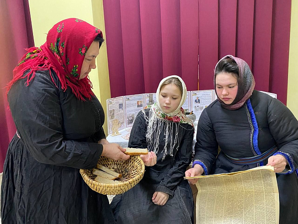 Час воспоминаний «900 дней мужества» провела библиотекарь Сотниковской библиотеки