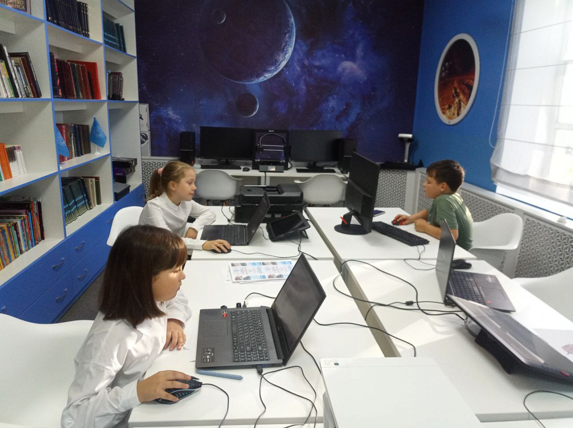 Очередная тема занятия в МедиаLab лаборатории была посвящена работе и изучению слоев. Очередная тема занятия в МедиаLab лаборатории была посвящена работе и изучению слоев.