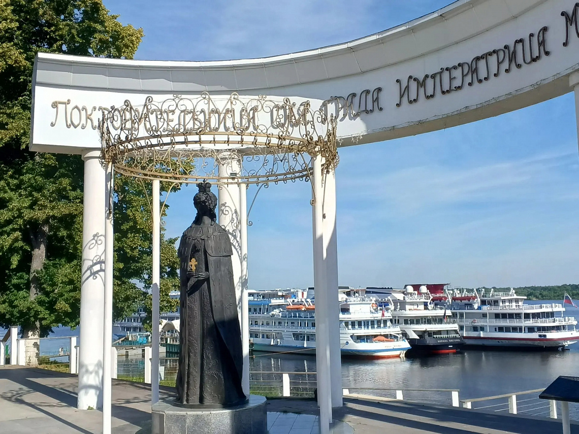 Кулинарное дефиле «Сбитень по-посадски» в центральной библиотеке Мариинского Посада