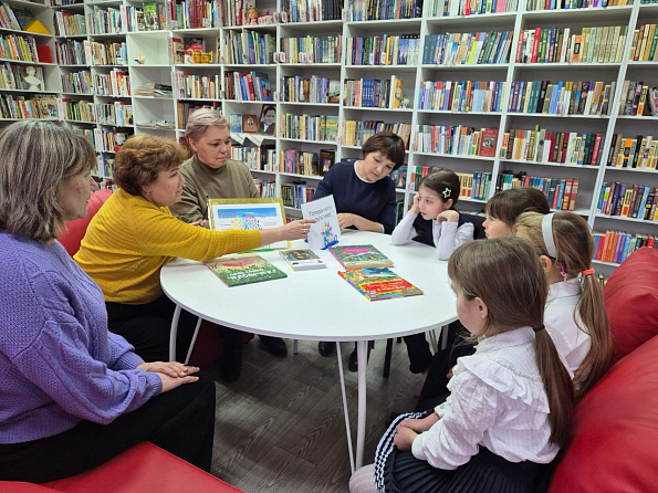 Тематический час «Толерантность как путь к миру» в Октябрьской сельской библиотеке