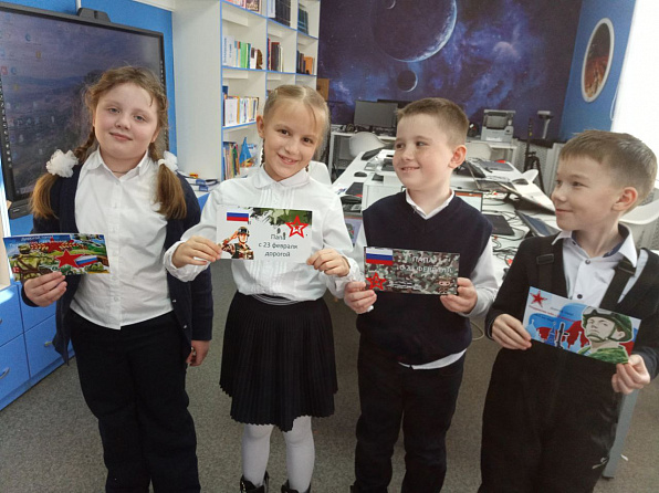 В MeдиаLab «собрали» поздравление для пап!