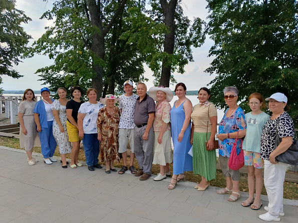 Поэтическо-музыкальная гостиная «Любимые сердцу: родные просторы»