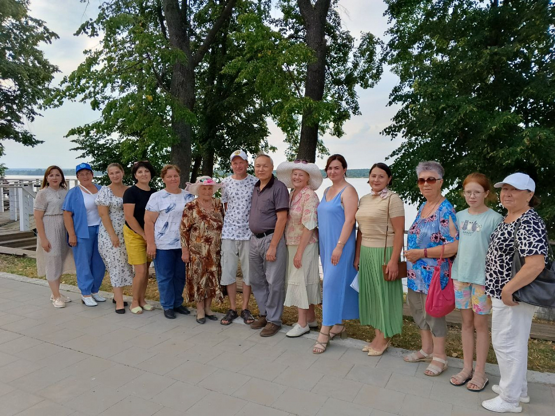 Поэтическо-музыкальная гостиная «Любимые сердцу: родные просторы» Поэтическо-музыкальная гостиная «Любимые сердцу: родные просторы»