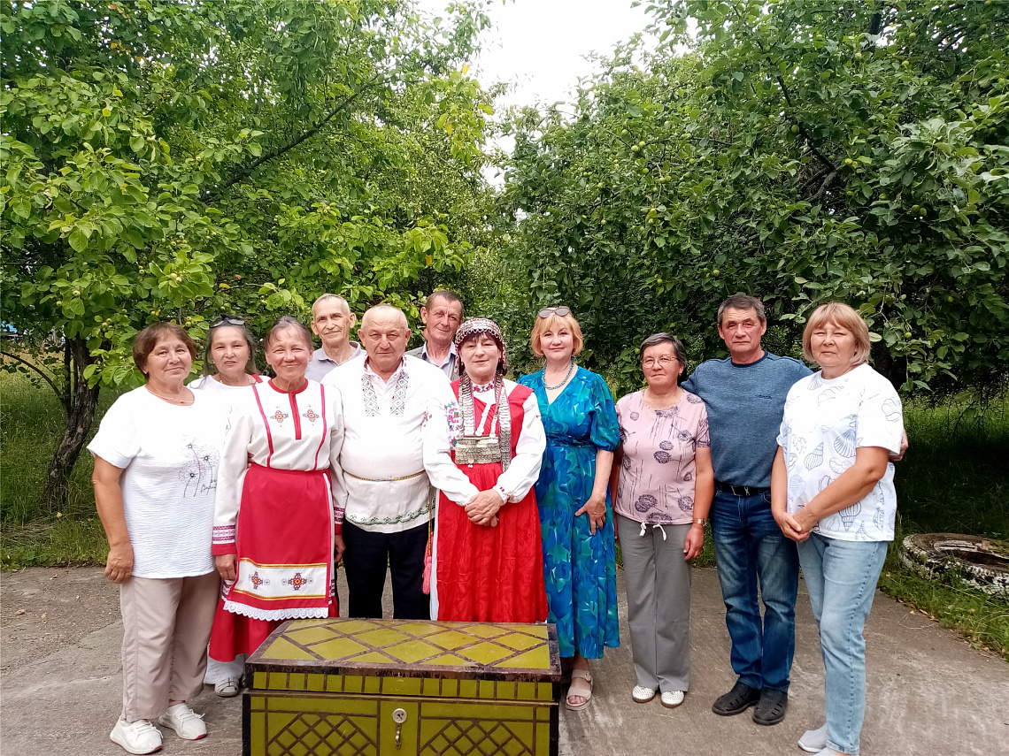 Этнографический праздник «Старинные наряды бабушкиного сундука» в Первочурашевской сельской библиотеке