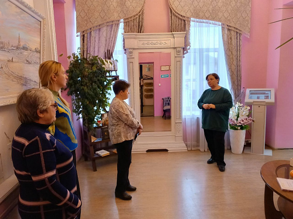 Библиотекари из города Ядрин посетили Центральную районную библиотеку г. Мариинский Посад