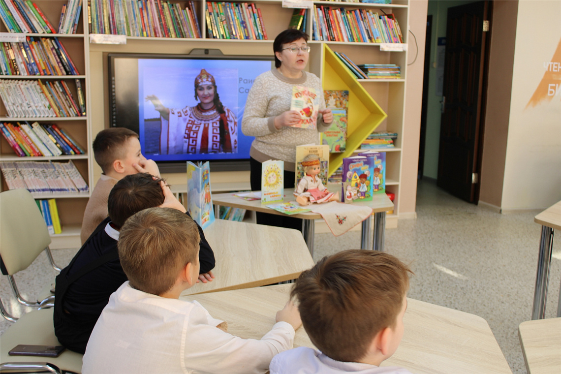 Читатели Детской библиотеки познакомились с книгами Раисы Сарби
