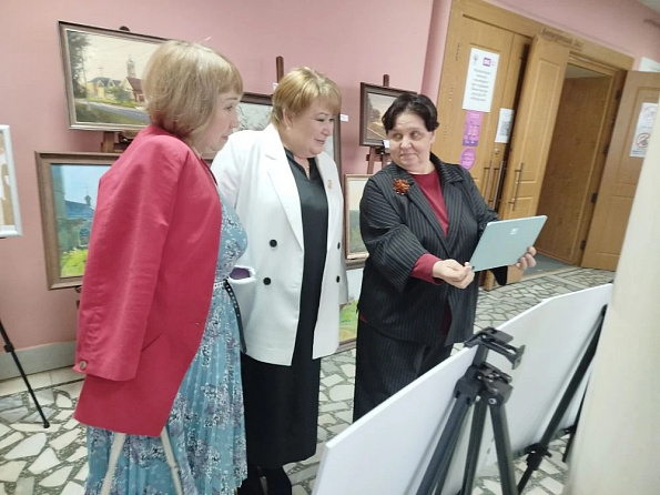 На Дне землячества Мариинско-Посадского округа библиотекари представили фотовыставку с применением технологии дополненной реальности