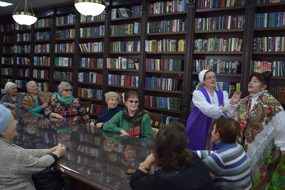 Экскурсия в библиотеку нового века: как старшее поколение открыло для себя мир книг с дополненной реальностью