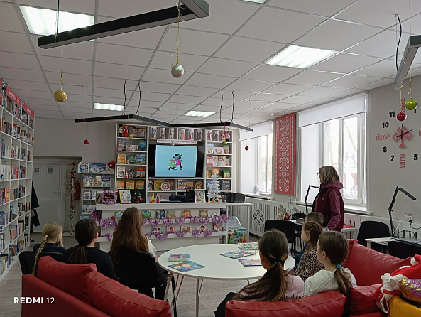 Новогодний кинозал в Октябрьской сельской библиотеке