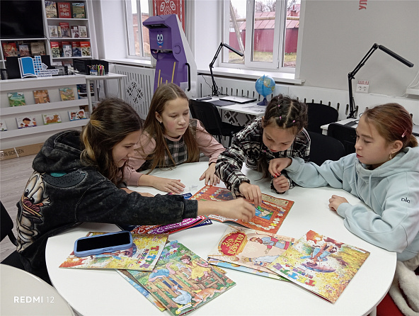 Цикл весёлых и познавательных мероприятий в Октябрьской сельской библиотеке